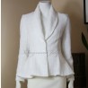 Blazer blanc col châle cintrée et évasée, fait sur mesure