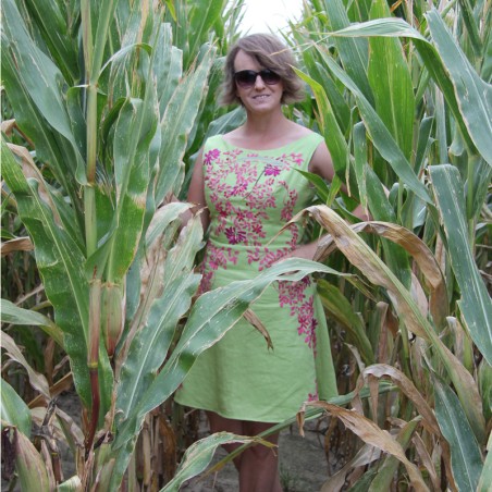 Linen short sleeveless green dress , floral design, embroidered.